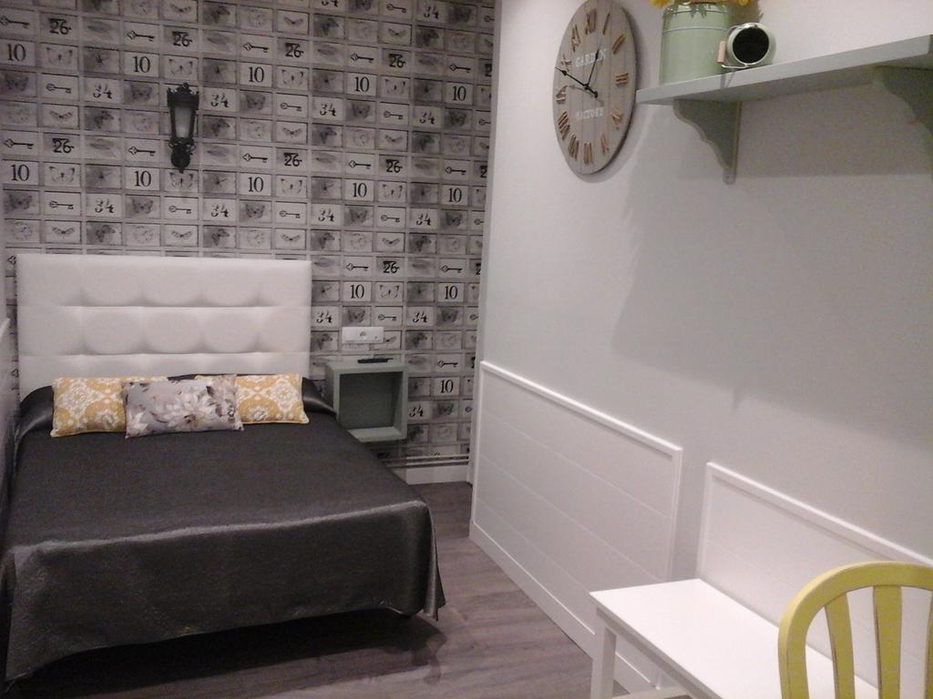 Hostal Don Alfonso มาดริด ภายนอก รูปภาพ