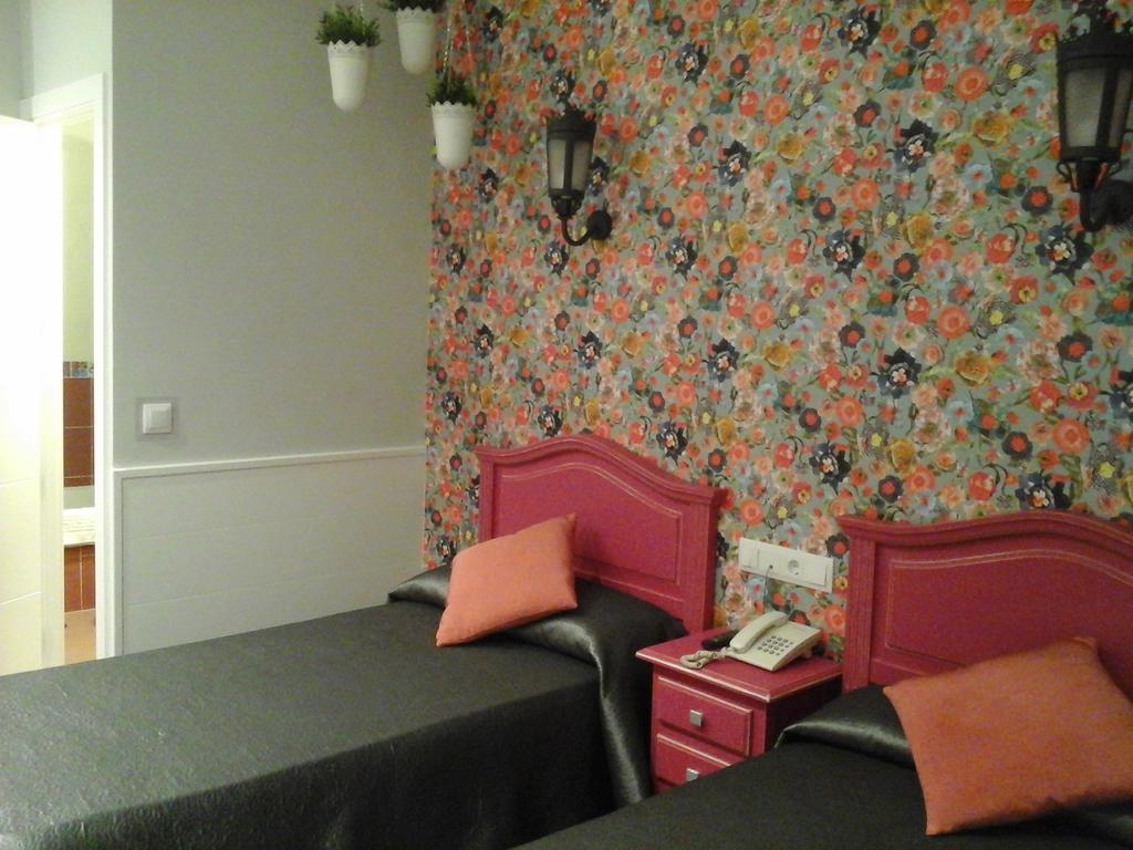 Hostal Don Alfonso มาดริด ภายนอก รูปภาพ