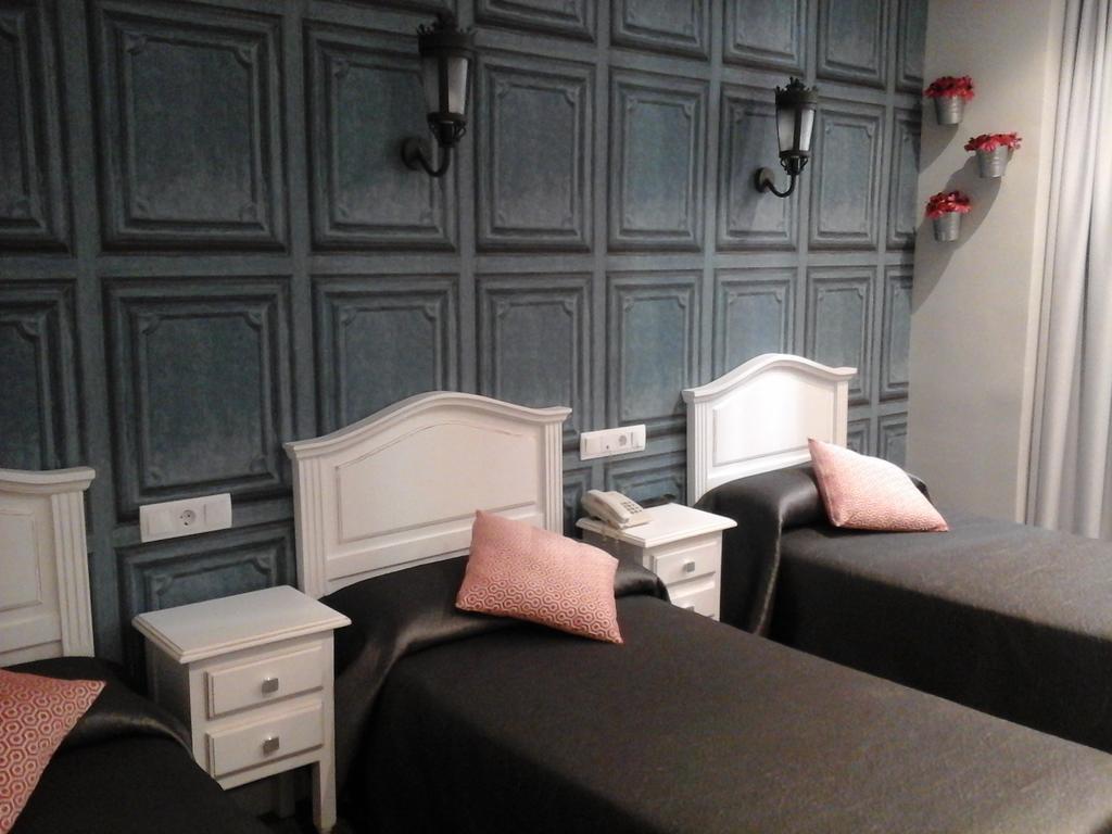 Hostal Don Alfonso มาดริด ภายนอก รูปภาพ
